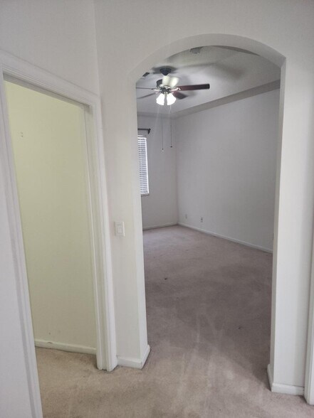 Building Photo - 460 Marbella Dr