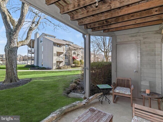 Building Photo - 7024 Channel Village Ct