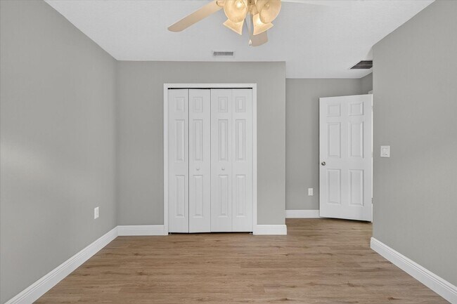 Building Photo - 557 Lindsay Anne Ct