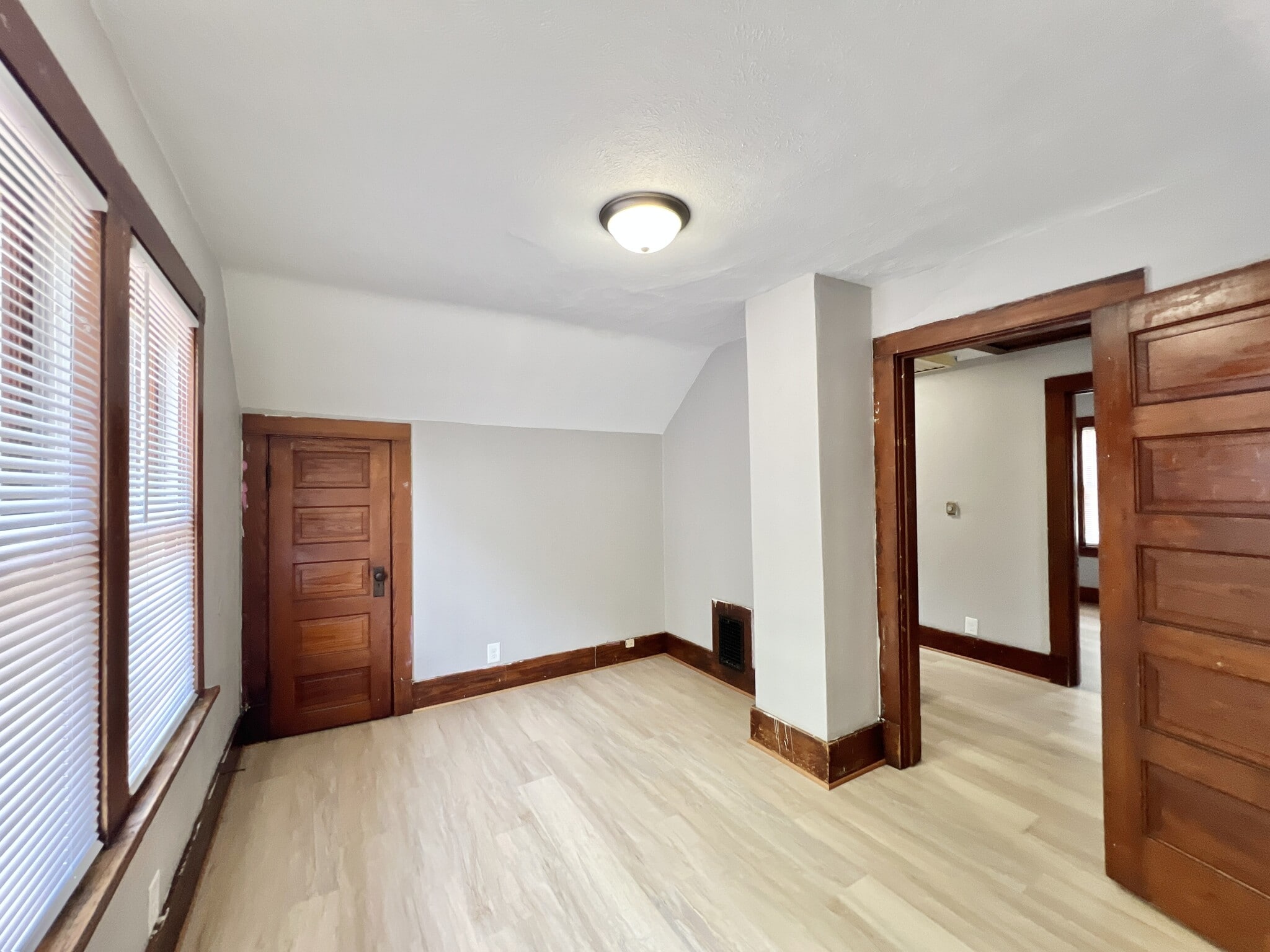 Building Photo - 1549 Porter Ave
