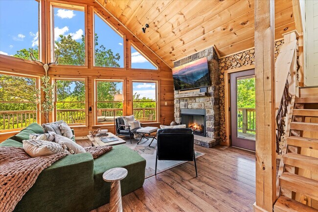 Building Photo - 208 Tunnel Ridge Dr