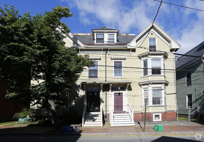 Building Photo - 13 Dow St