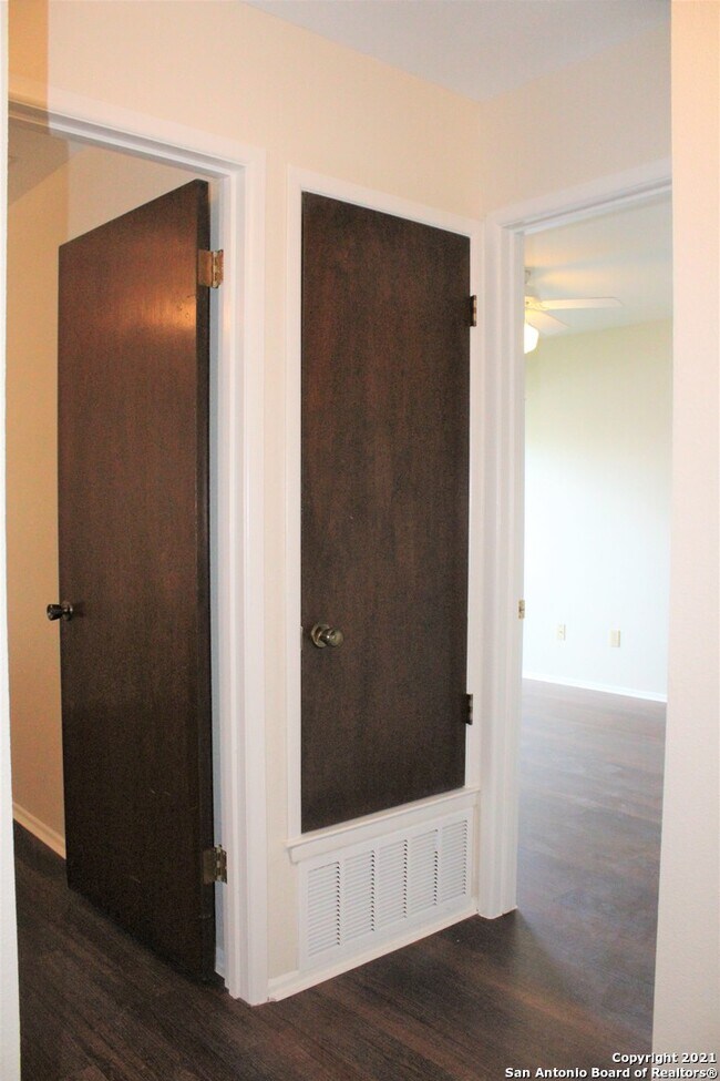 Building Photo - 5314 Peppermint Ln
