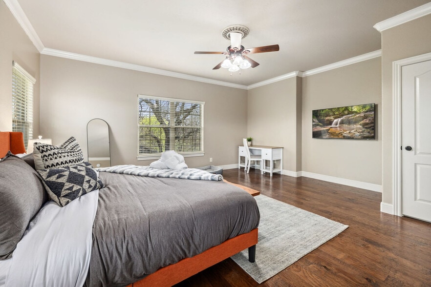 Building Photo - 305 Peach Orchard Rd