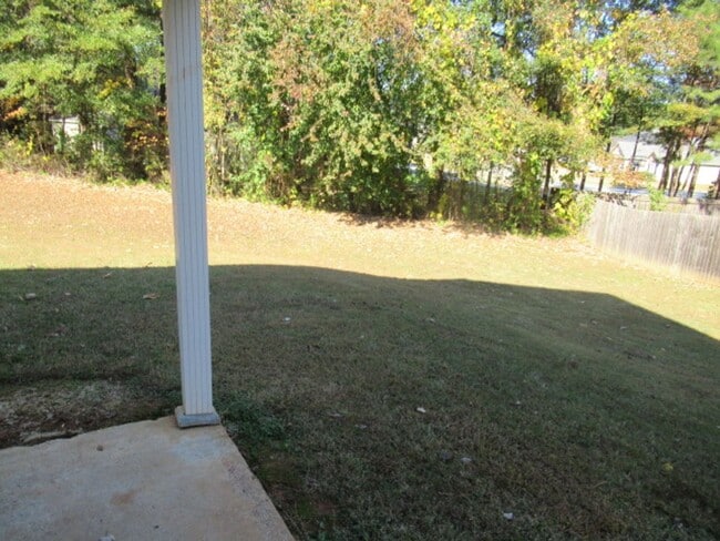 Building Photo - 105 Ashgate Way