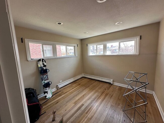 Building Photo - Fantastic Home in City Park North - Has it...