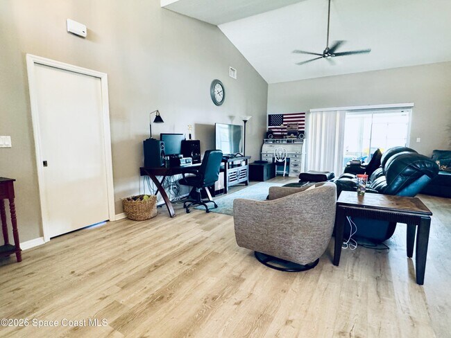 Building Photo - 2065 Thistle Dr