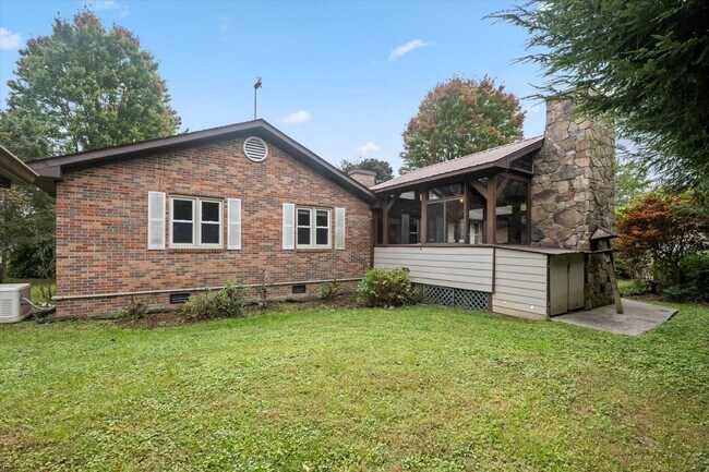 Building Photo - House and Workshop