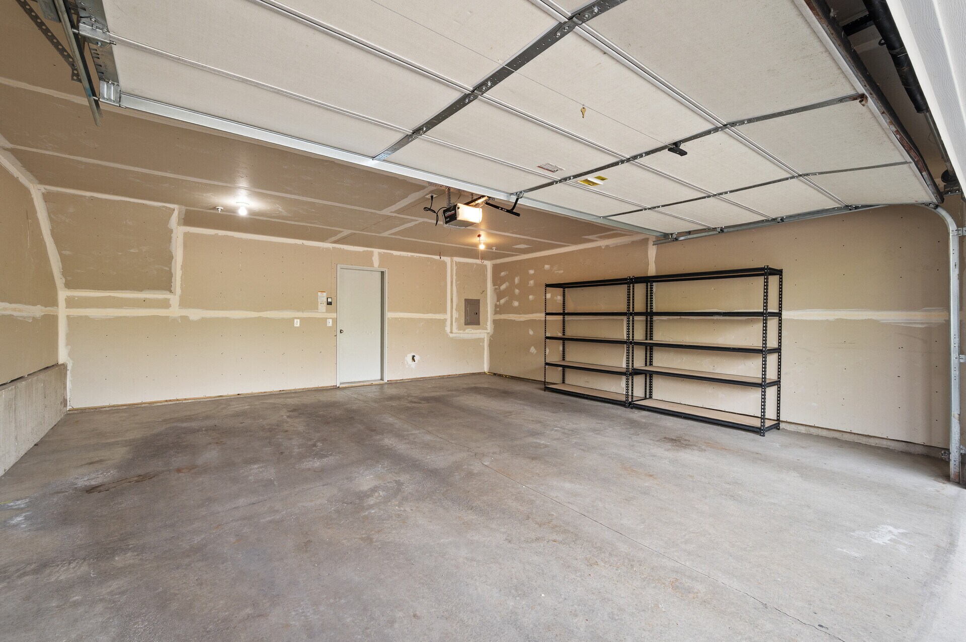 Building Photo - 11917 Emery Village Dr N
