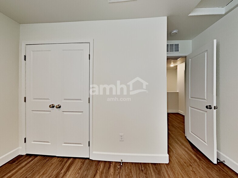 Building Photo - 7285 Arroyo Crossing Pkwy