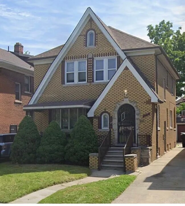 Building Photo - 16554 Fairfield St