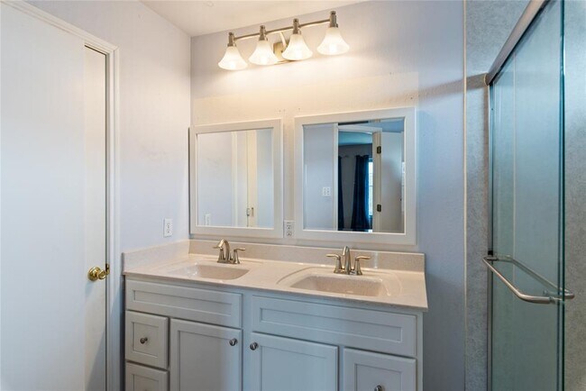 Building Photo - 1329 Amberwood Loop