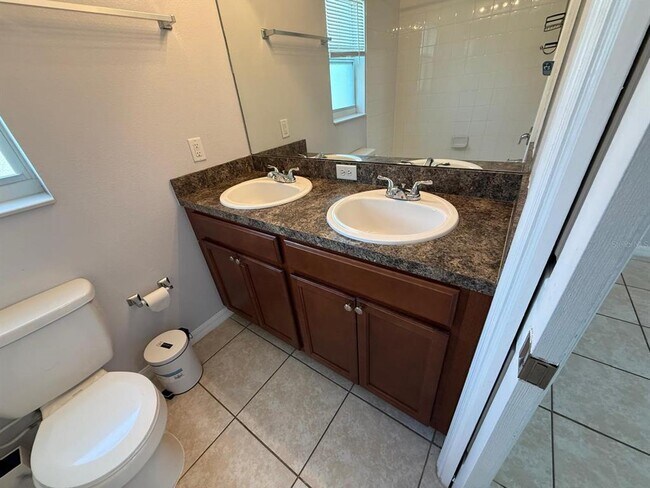 Building Photo - 816 Abbeville Ct
