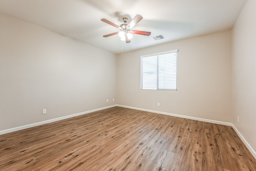 Building Photo - 12034 W Lariat Ct