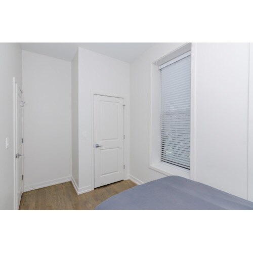 Building Photo - Gorgeous 2 bed/1 bath Recent Rehab!