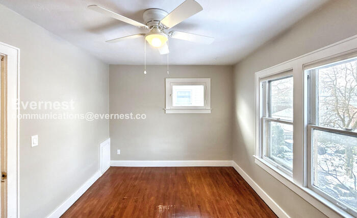 Building Photo - 466 E Oakland Ave