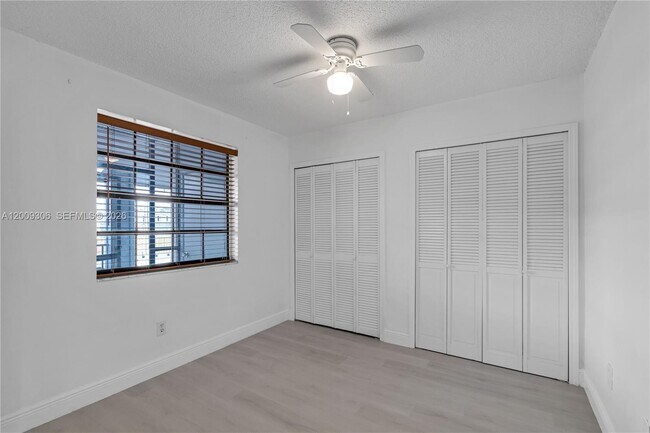 Building Photo - 1403 S Liberty Ave