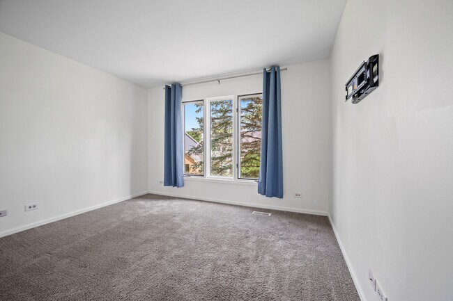 Building Photo - 720 Caliente Ct