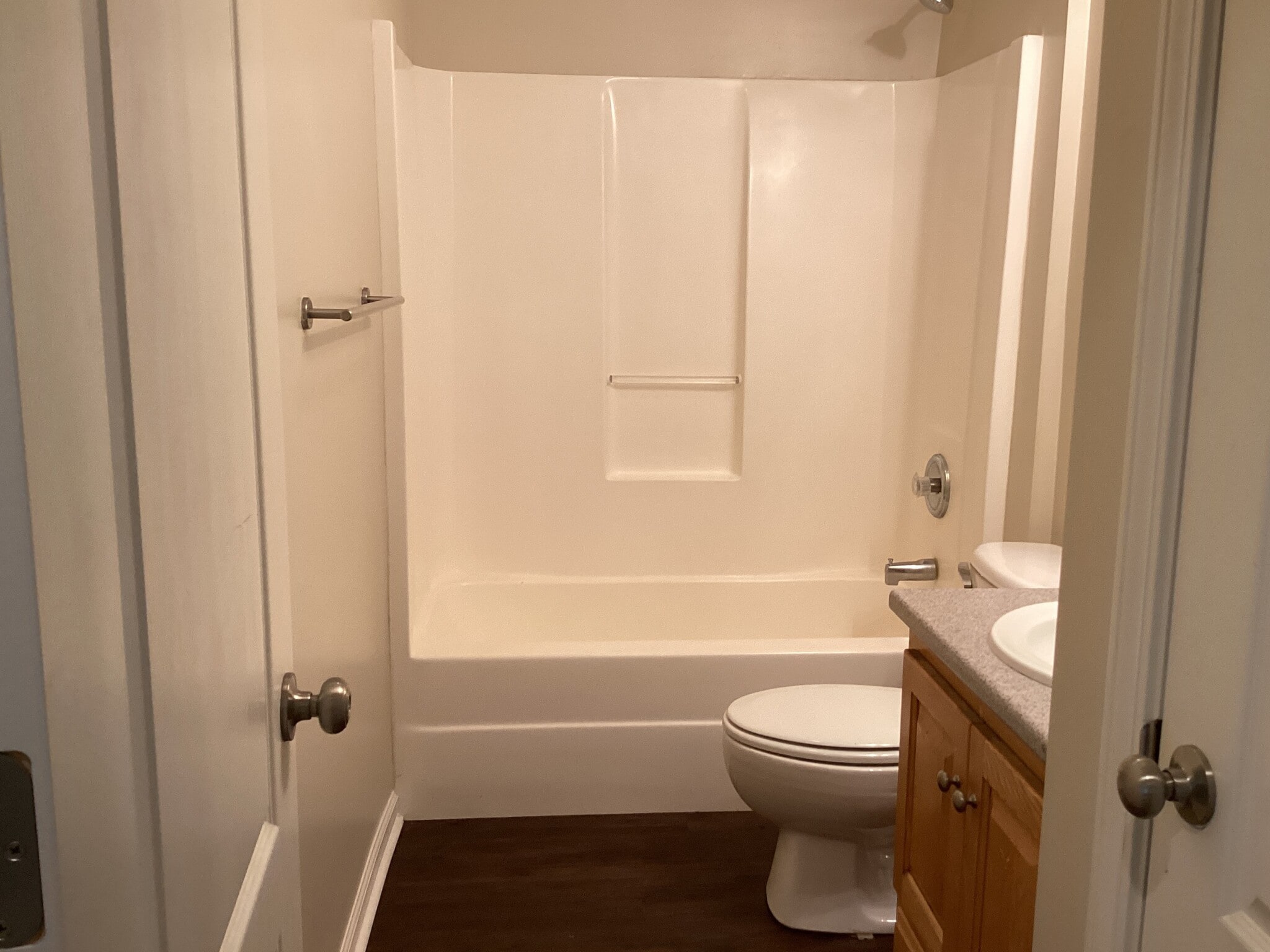 Building Photo - 154 Jamestown Dr