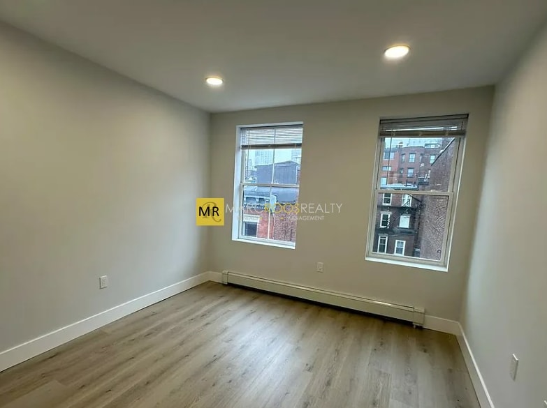 Building Photo - 43 Joy St