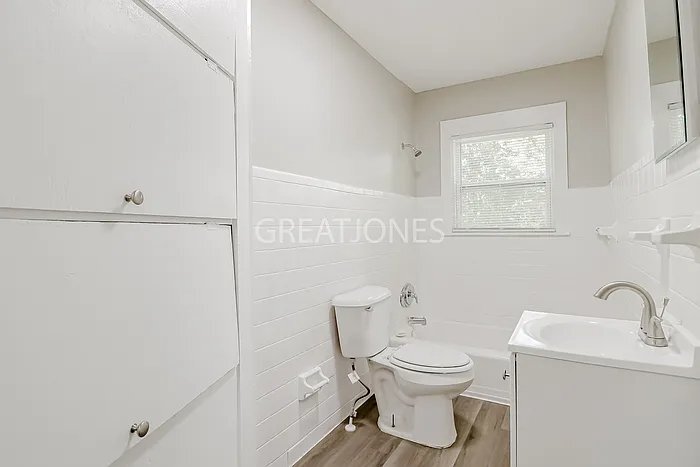 Building Photo - 106 Keyes St