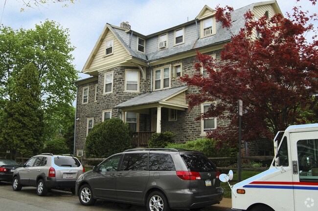 Primary Photo - 301 West Ave