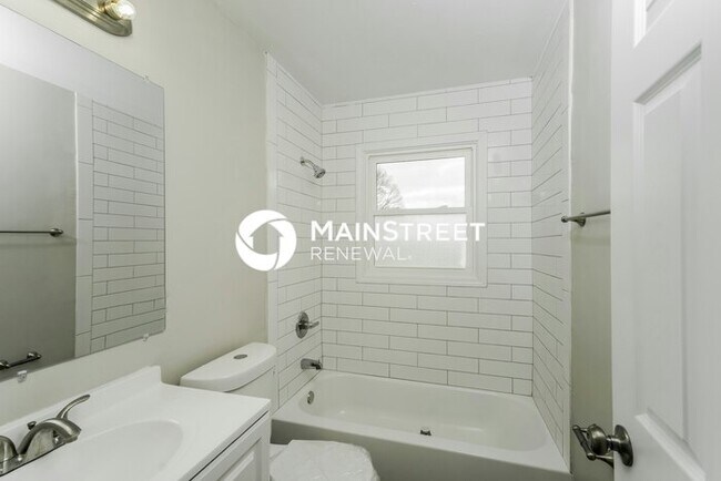 Building Photo - 3 Bedroom Pet-Friendly Home in Louisville,...