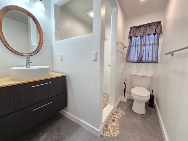 Building Photo - Charming 2 Bed / 2 Bath Home in Venice Gar...