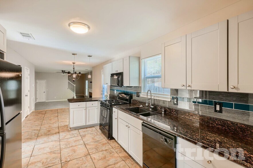 Building Photo - 3368 Hunting Creek Pass