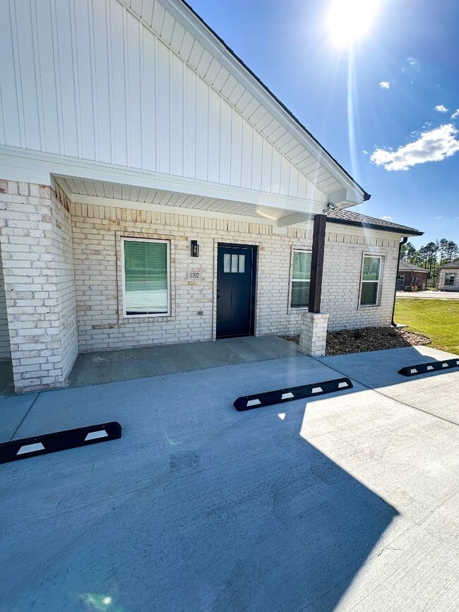 Building Photo - 1700 Mary Kay Blvd