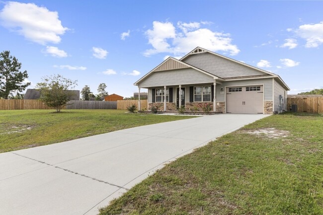 Building Photo - Bradford Estates!