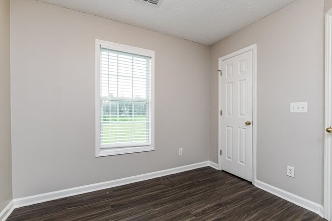 Building Photo - 33 Brantley Cir