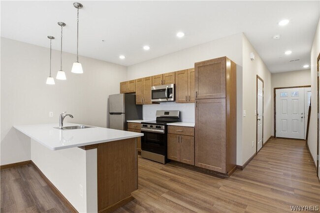 Building Photo - 1130 Orchard Park Rd