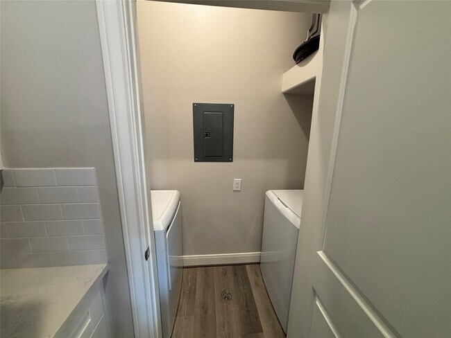 Building Photo - 504 Nursery Rd