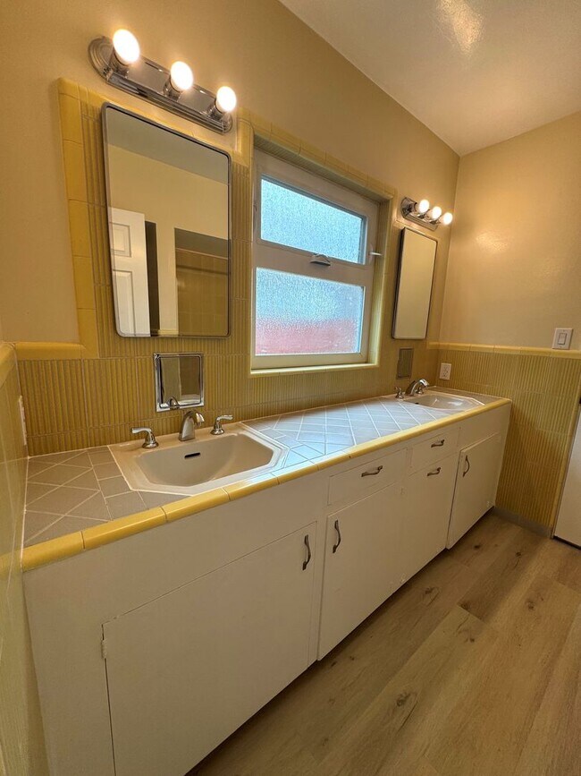 Building Photo - Hillside Ventura Home- Gorgeous Ocean View!!