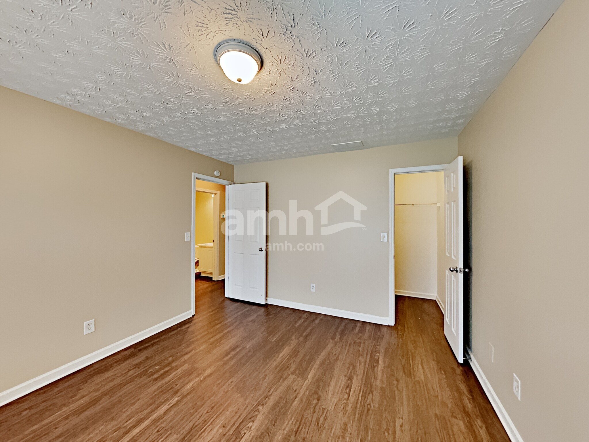Building Photo - 1307 River Club Dr NE