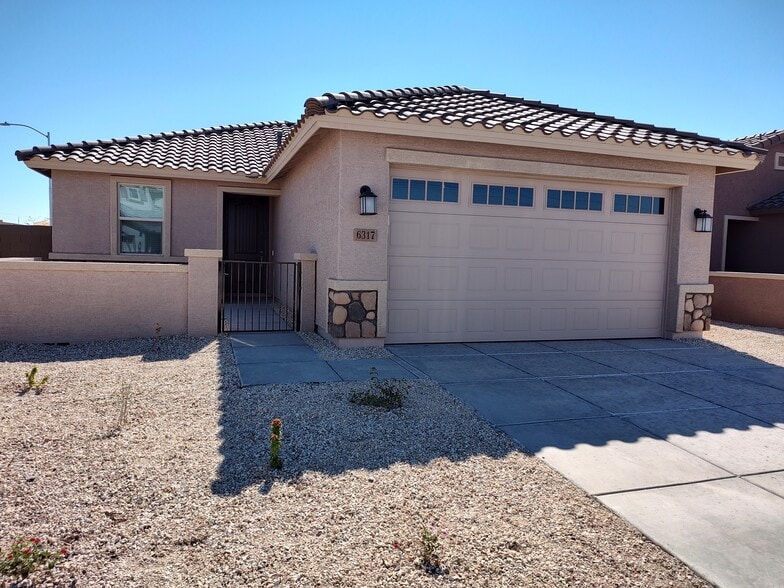 Primary Photo - 6317 W Raymond St