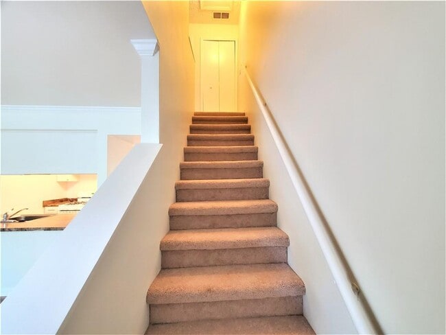 Building Photo - 66 Country Pl Ct