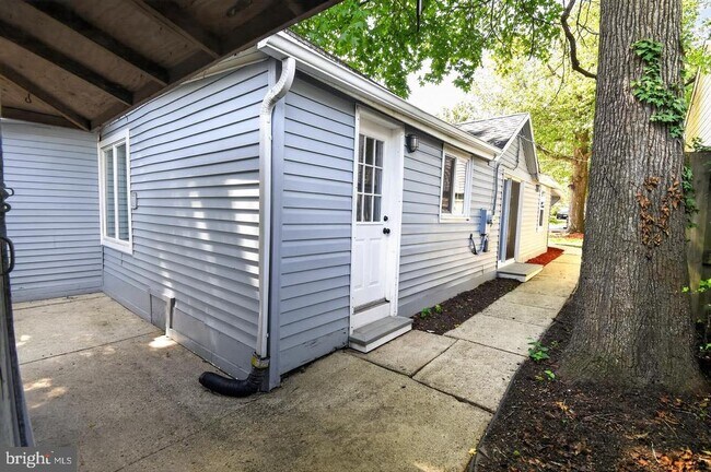 Building Photo - 1727 Forestville Rd