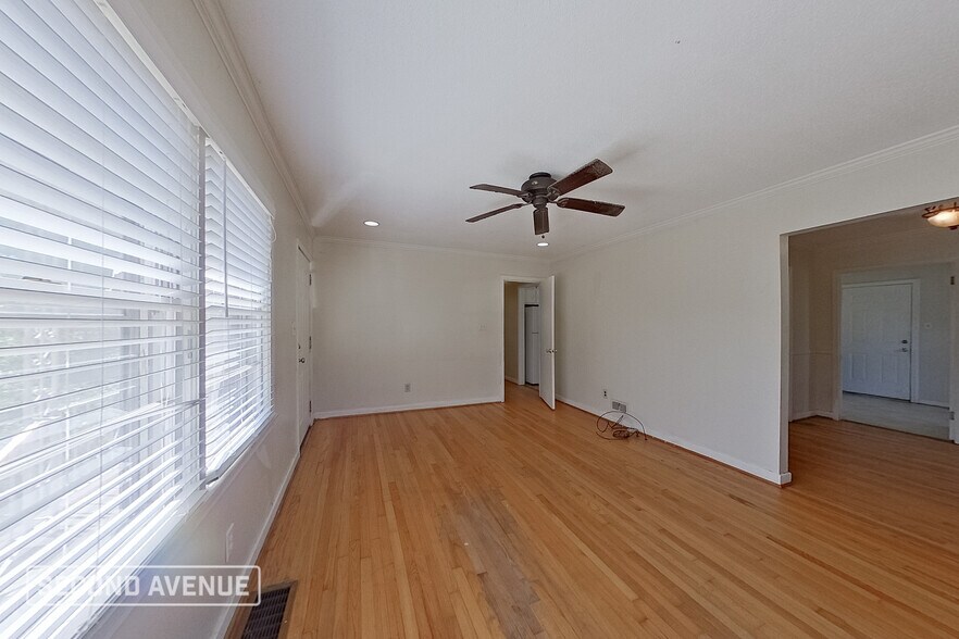 Building Photo - 1036 Broadmoor Dr