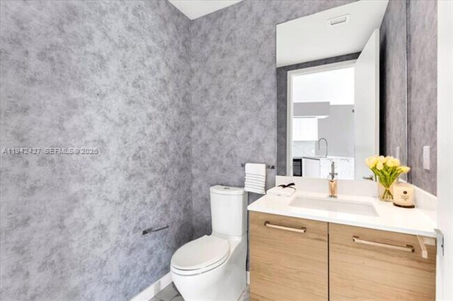 Building Photo - 5500 Island Estates Dr