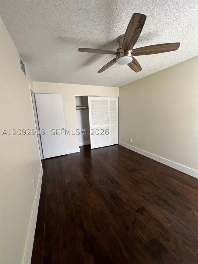 Building Photo - 6655 Racquet Club Dr