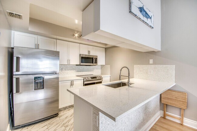 Building Photo - 619 Waterside Dr