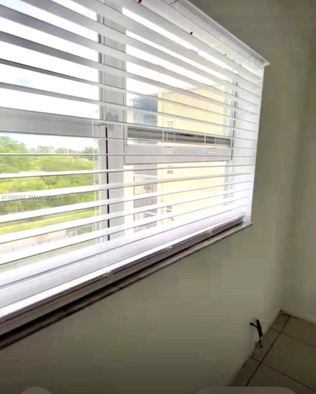 Building Photo - 1425 Arthur St