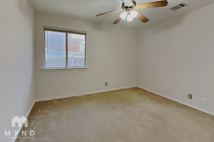 Building Photo - 4611 Echo Lake Dr