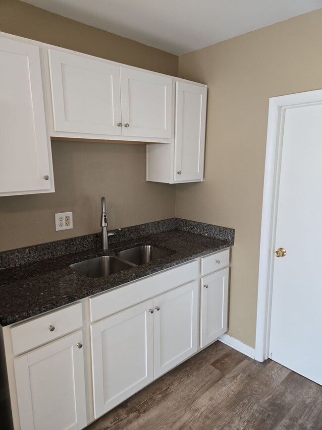 Building Photo - 54 W Main St