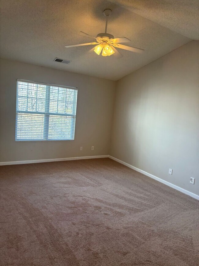 Building Photo - Brightwood Farms / Whitsett