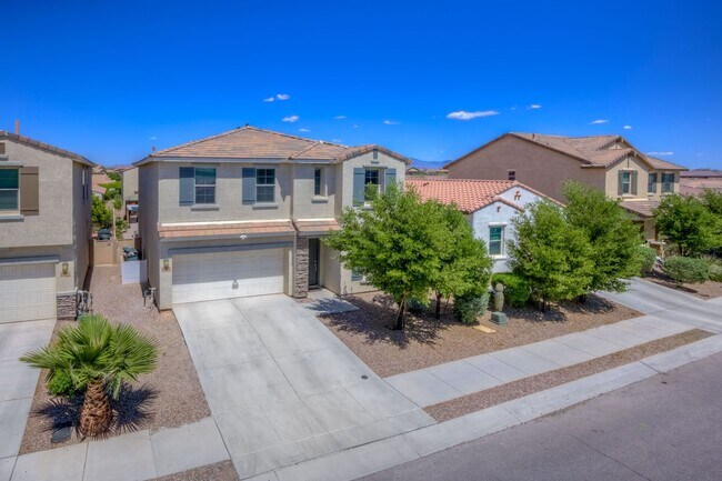 Building Photo - Stunning Home with Pool in La Estancia and...