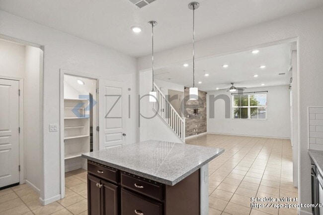 Building Photo - 1339 Sauvignon St