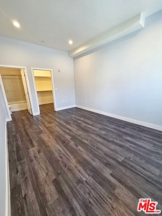 Building Photo - 2651 S Hobart Blvd